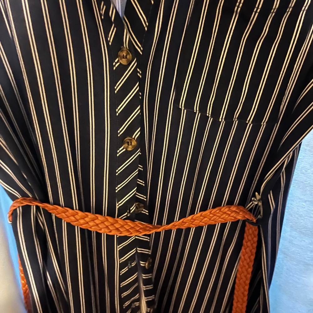 Short sleeve button up the front dress above the knee with a belt worn once - Picture 3 of 4